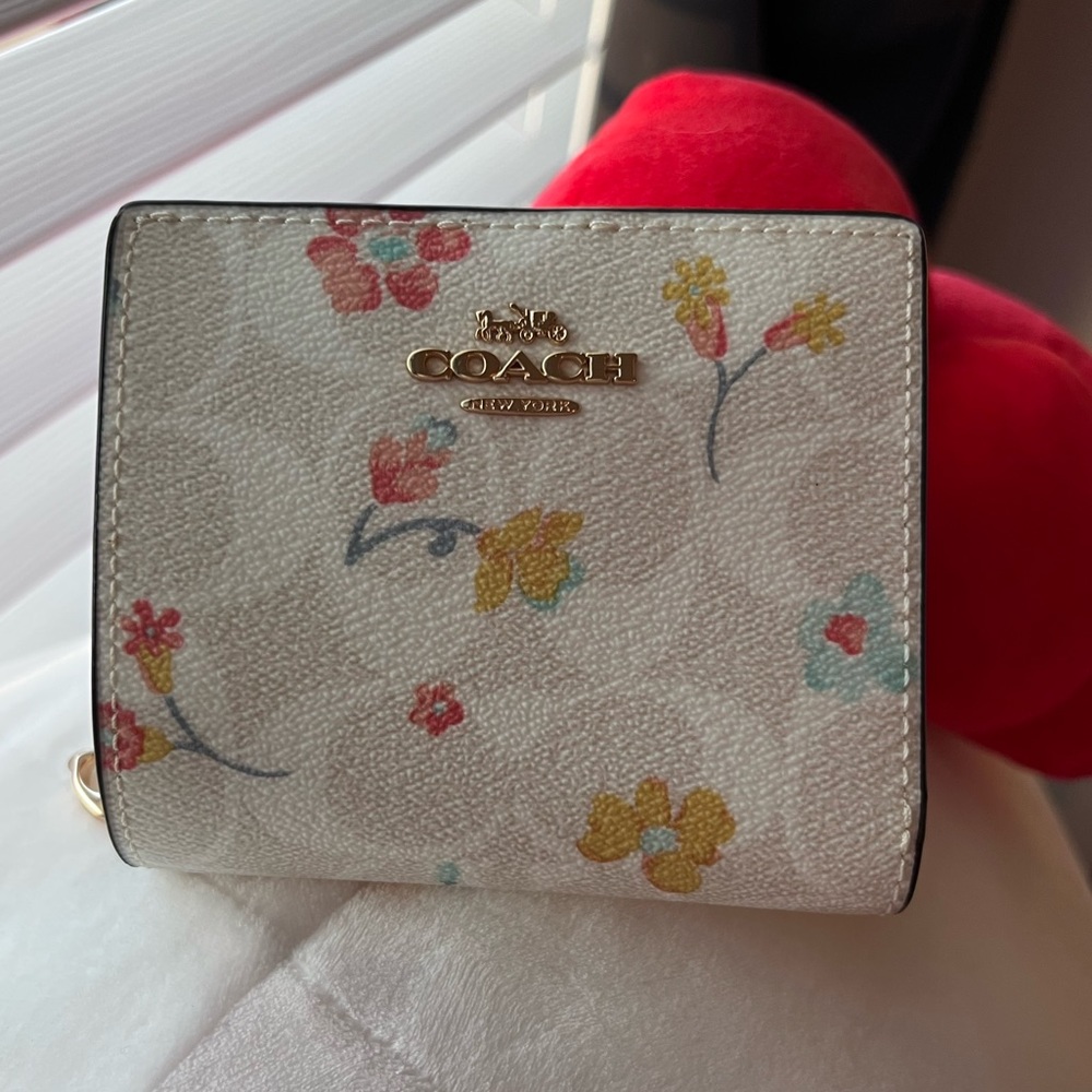 Snap Wallet in Signature Canvas With Mystical Floral Print